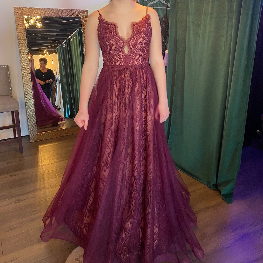 NWT size 6 prom dress